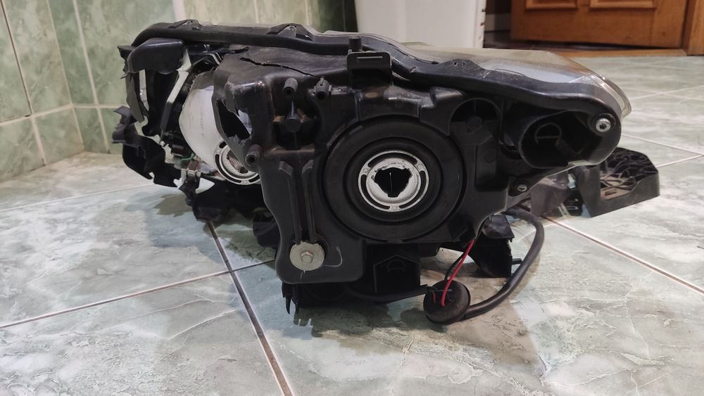 Фара Nissan Rogue 2014-2016  на запчастини