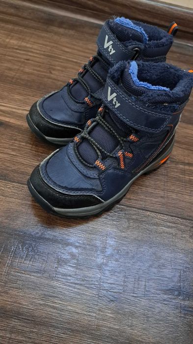 Buty dla chłopca rozmiar 27.