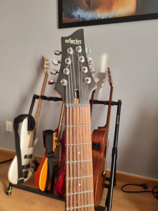 Schecter C8 Deluxe