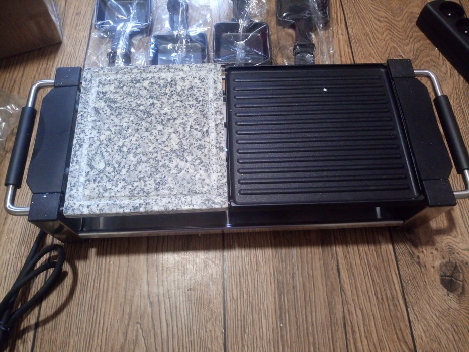 Grill elektryczny z kamieniem