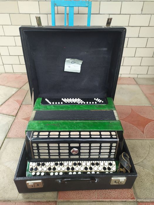 Продам баян Тула 205.