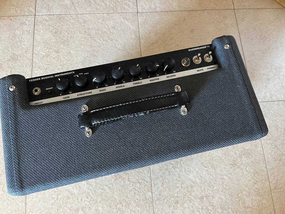 Fender Bassbreaker 15 combo 1x12 Celestion V-type