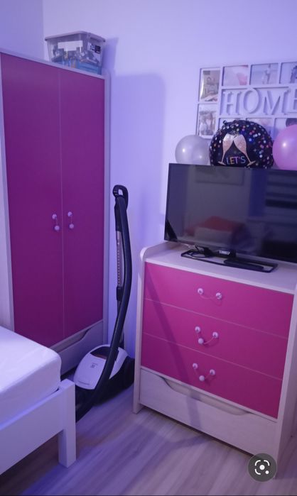 Zestaw mebli do pokoju dla dziewczynki