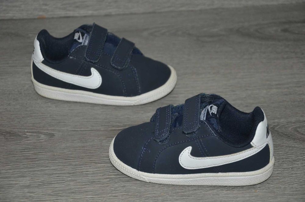 Продам кросівки Фірма Nike .