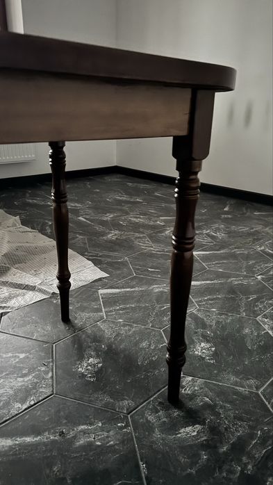 Стіл обідній кухонний