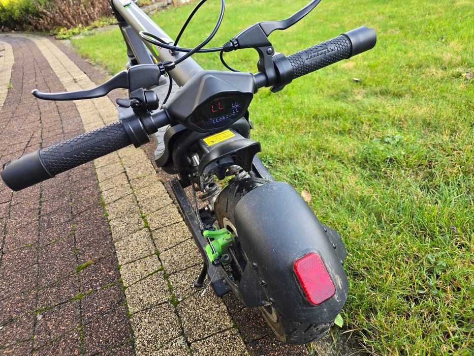 Lambhorghini. Hulajnoga elektryczna