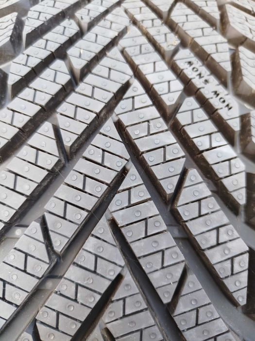A903# Opony Nowe Zimowe 205/55/16" Pirelli