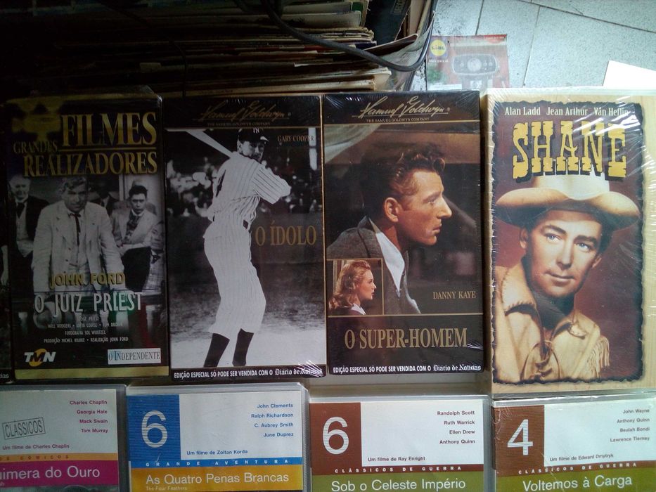 19 filmes em VHS Clássicos com as caixas