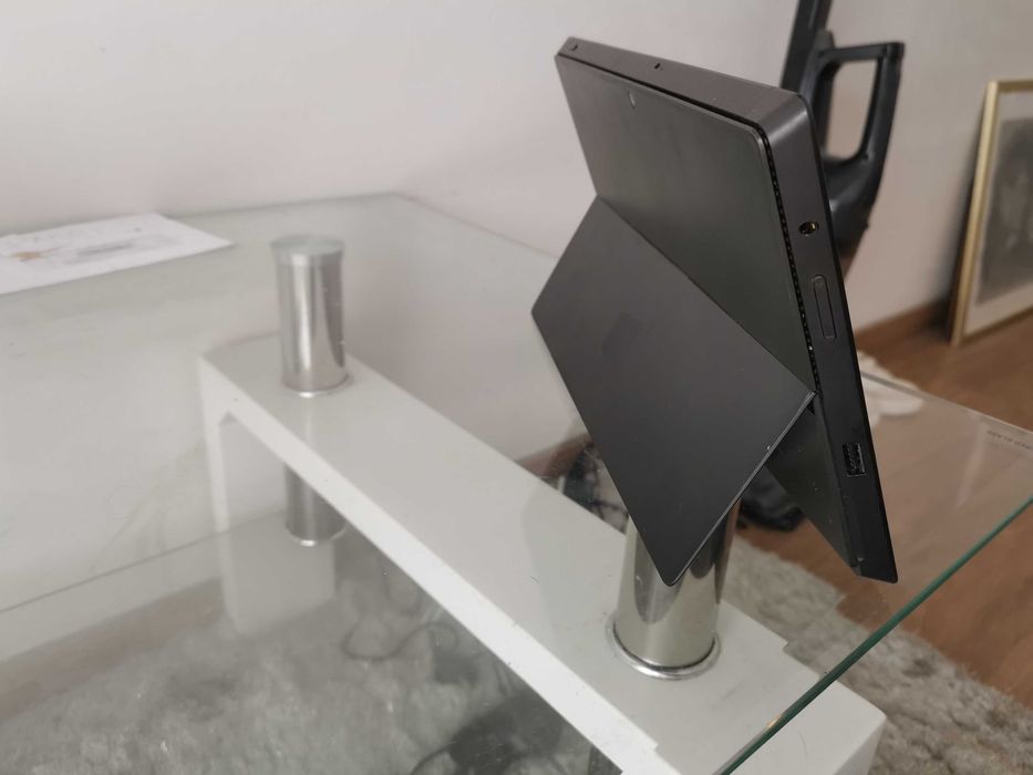 Microsoft Surface  pro  i5 4 gb  windows 10 pro
