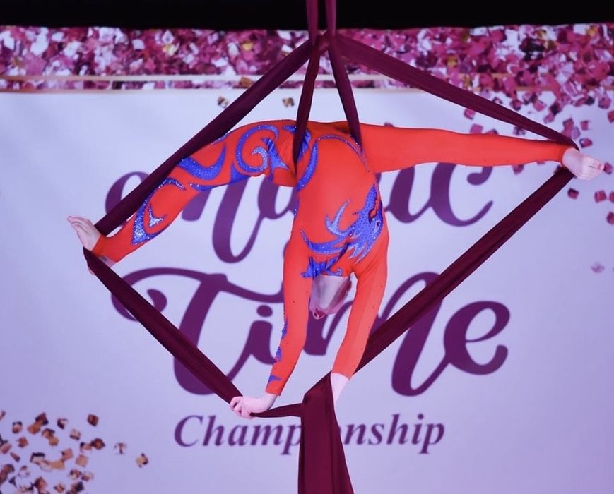 Комбінезон для виступу повітряна гімнастика