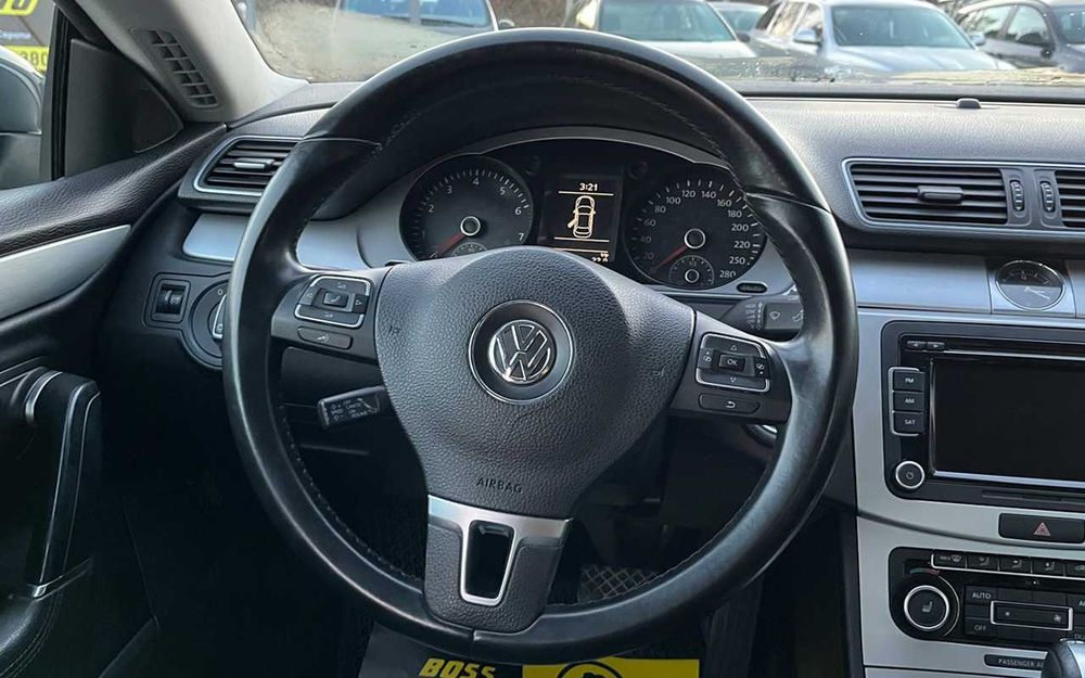 Volkswagen Passat 2011