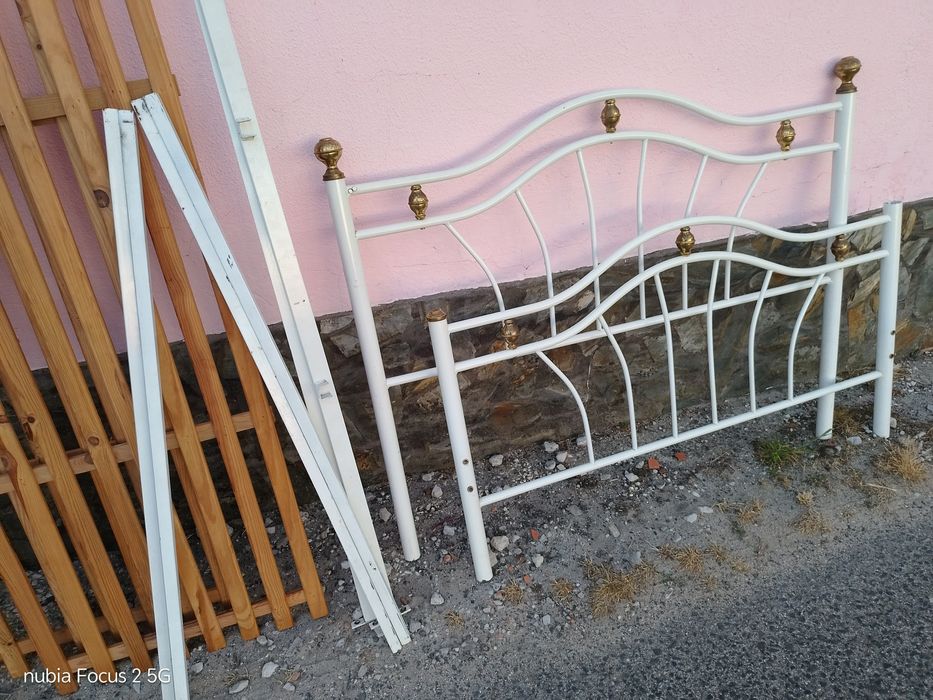 Cama de ferro de casal ranca com colxaoxao