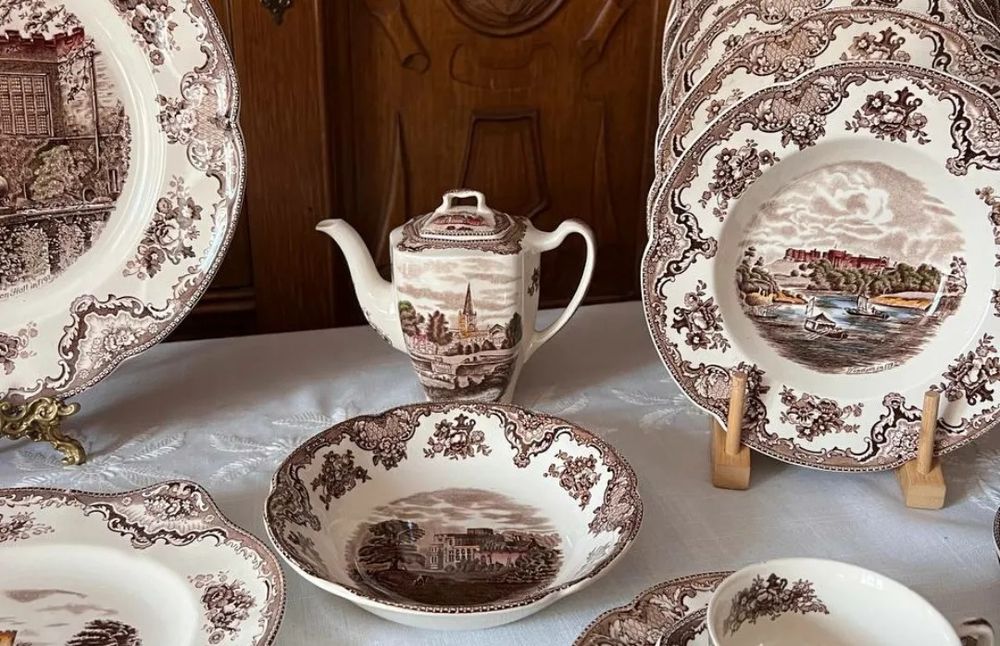 Гарний сервіз Johnson Bros England на 12 персон