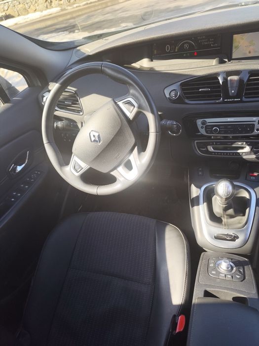 Renault Scenic 2012