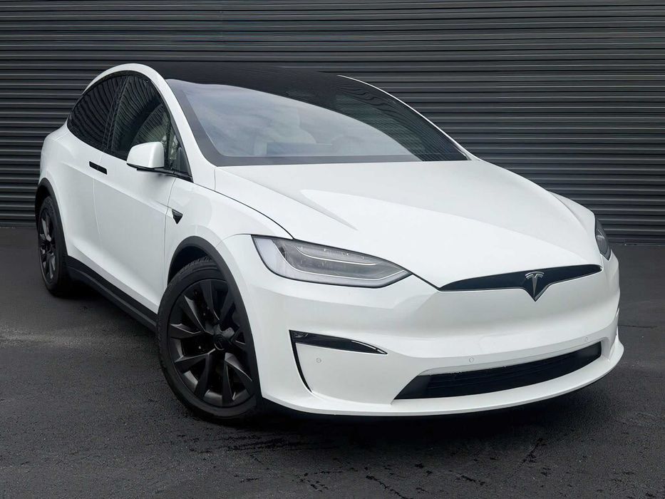 Tesla Model X      2022
