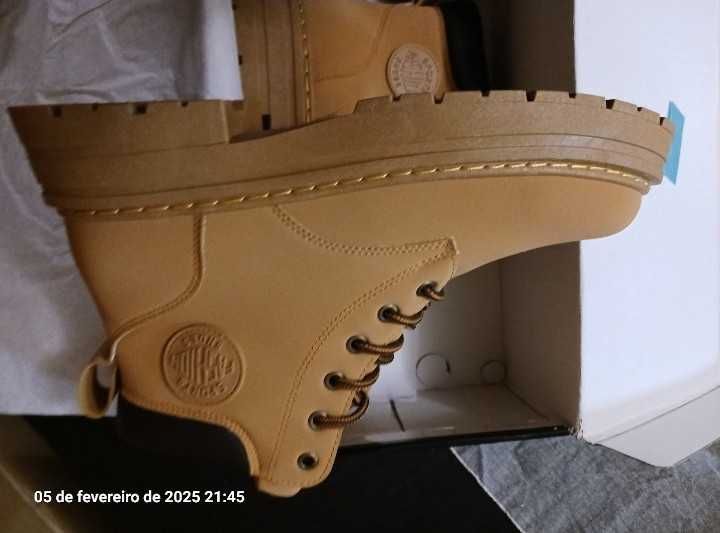 Botas 43 novas na caixa