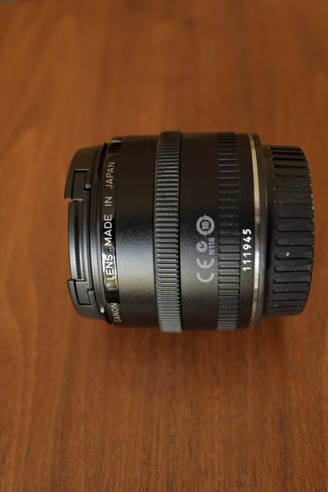 Canon EF 24 mm f/2.8