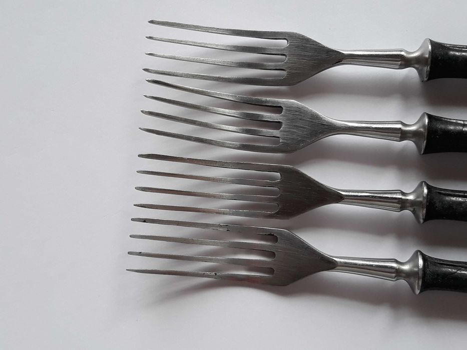 4 stare widelce, wz. BAKELIT