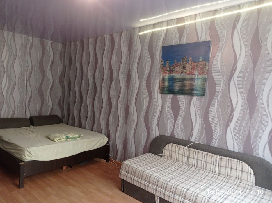 Подобово погодин помісячно  1 кім квартир газплита духовка перш поверх