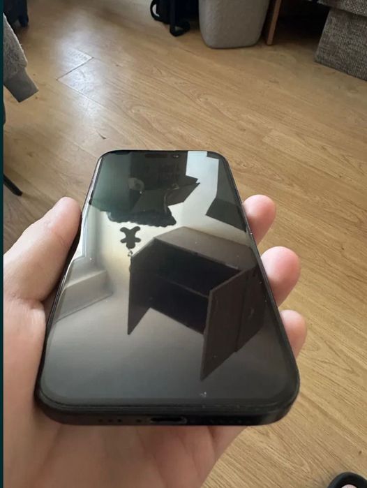 iPhone 15 майже новий