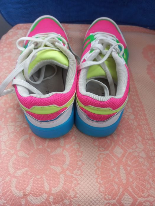 Крассовки женские  40 размер