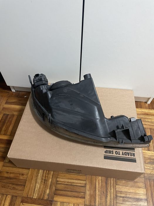 Farol esquerdo Peugeot 206