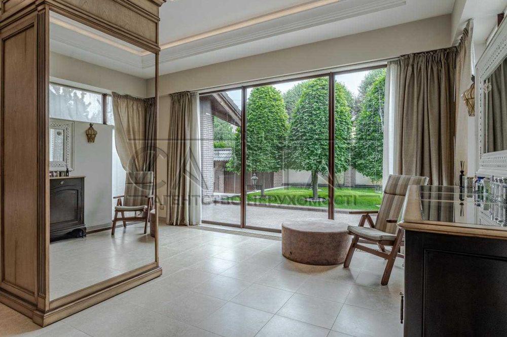 Продажа дома с ремонтом 1200м2 Софиевская Борщаговка Вишневое Крюковщи