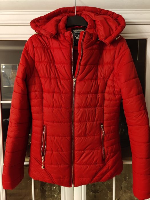 Czerwona kurtka damska