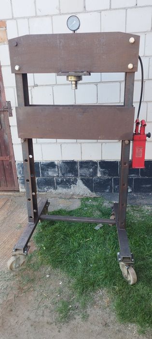 Prasa hydrauliczna.Cena ostateczną 2100zł