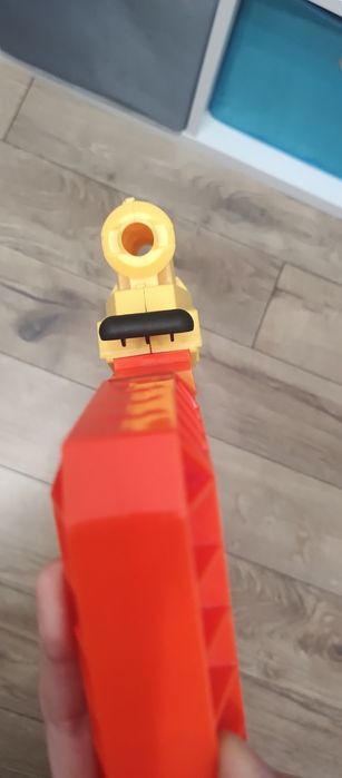 Snajperka nerf z dwoma strzałkami w zestawie