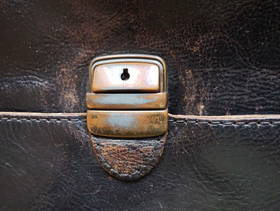 Aktówka męska czarna skórzana