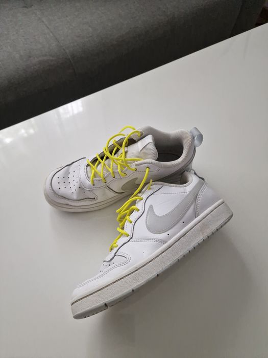 Кроссовки Nike белые