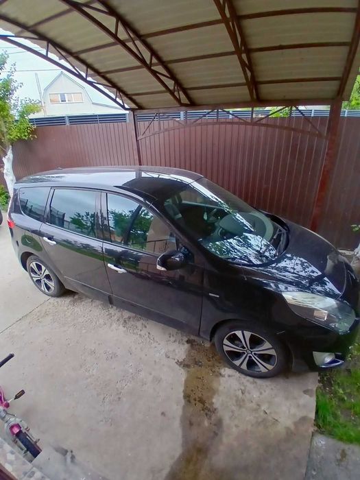 Авто Renault Grand Scenic 3 з 2011р