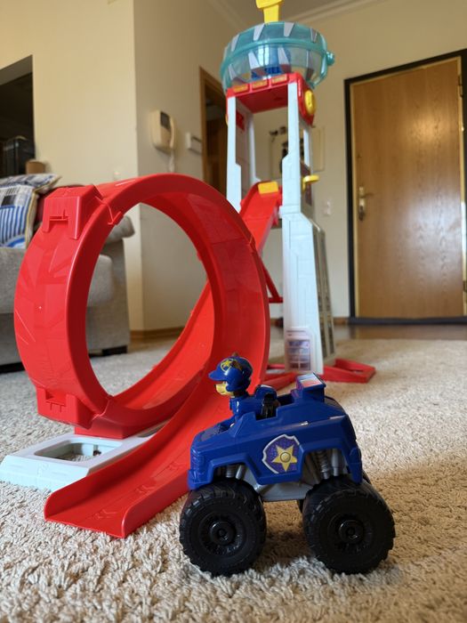 Torre Monster Truck Partulha Pata com loop