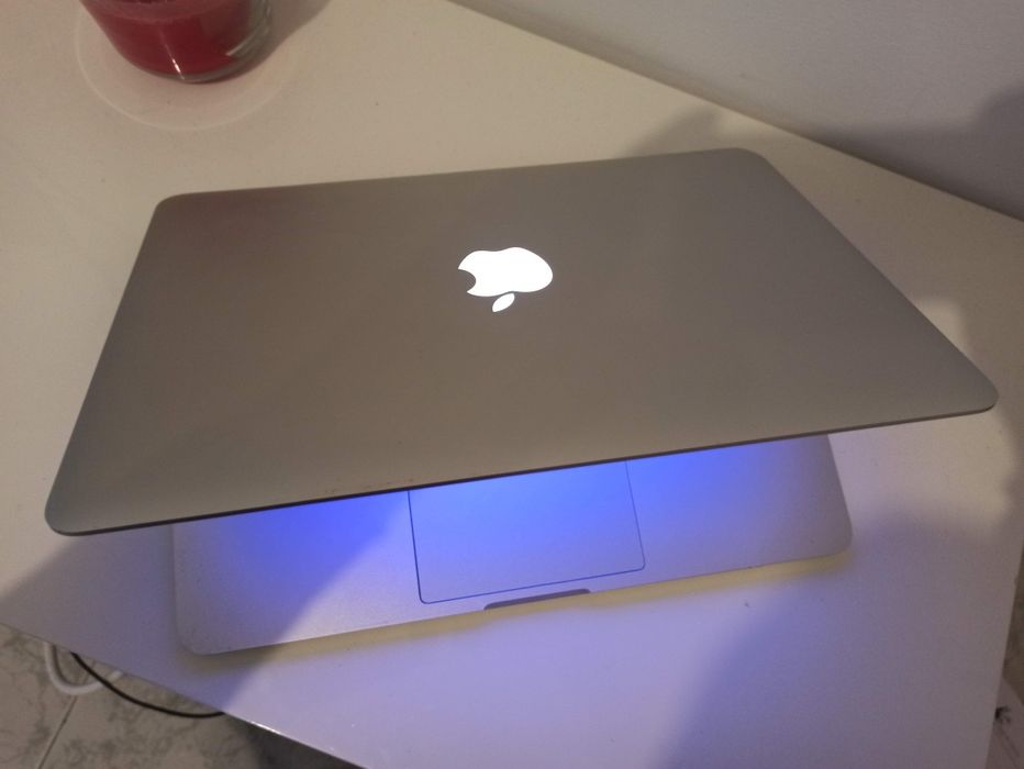 MacBook Pro 13 / 2015 / A1502 /  Adobe / CorelDRAW / Logic Pro