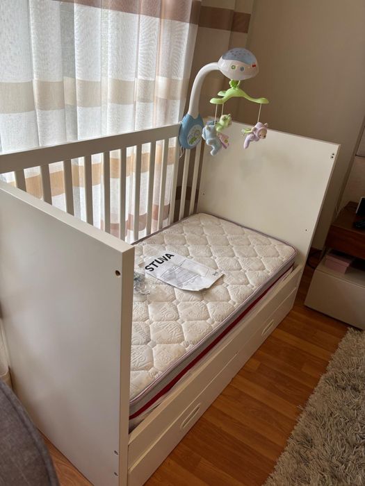 Berço/cama de bebé com acessórios