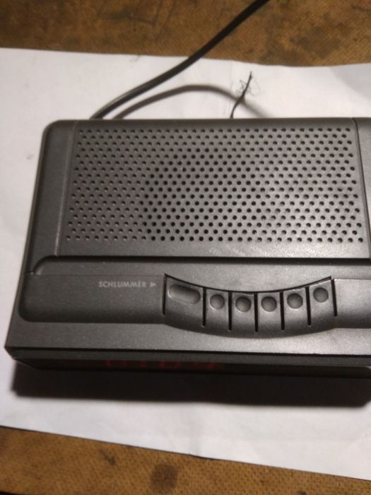 Часы с радио и таймером будильника