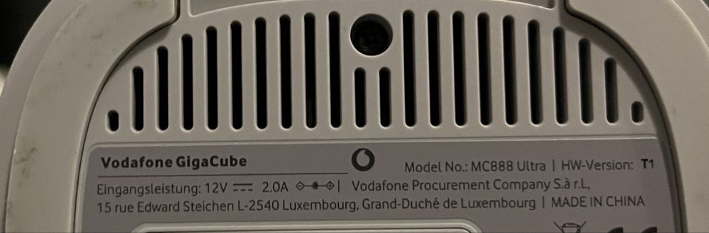 Vodafone GigaCube 5G MC888 Router 2.4 GHz/ 5 GHz