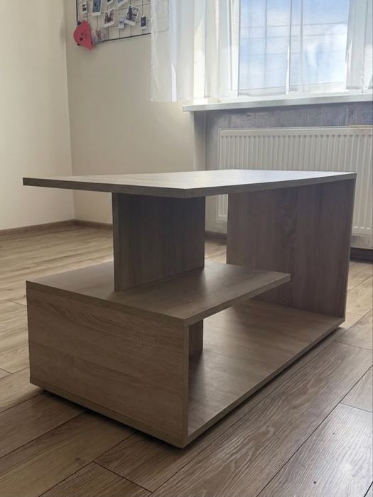 Stolik plus wisząca półka