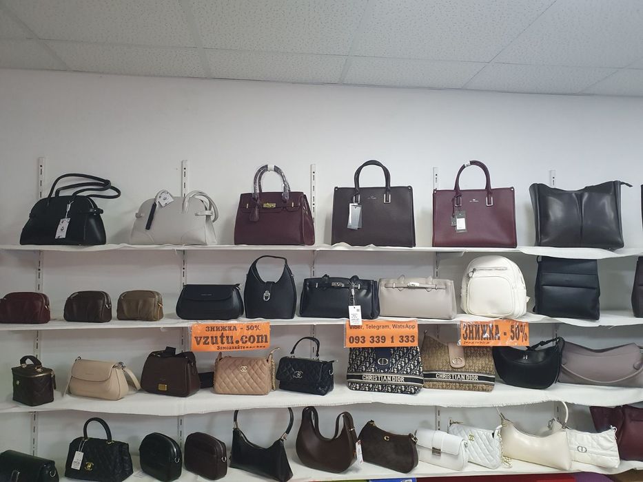 Черевики  натуральний замш 2500 грн