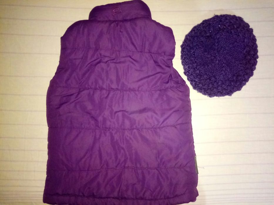 Фирменные жилетки девочке 7-8лет