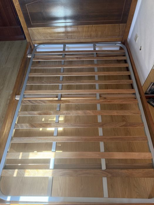 Cama de madeira +estrado