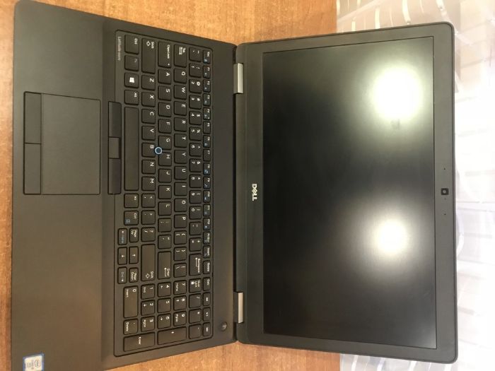 Ультрабук 15" FHD Dell Precision 3510 (i5-6440HQ/16/256/W5130M)