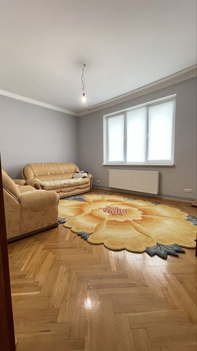 Продається просторий будинок