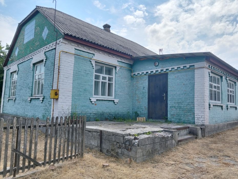 Продам затишний будинок у селищі Верхнячка Уманського району