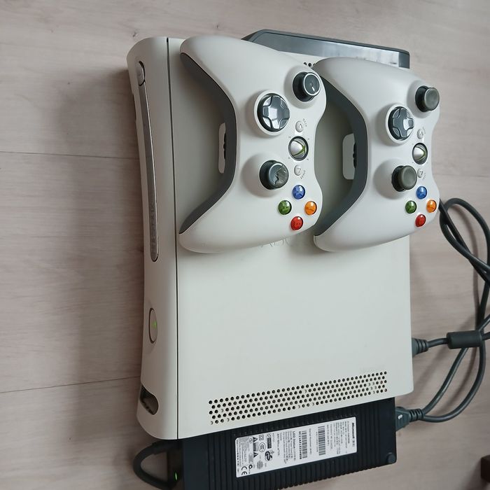 Приставка Xbox 360