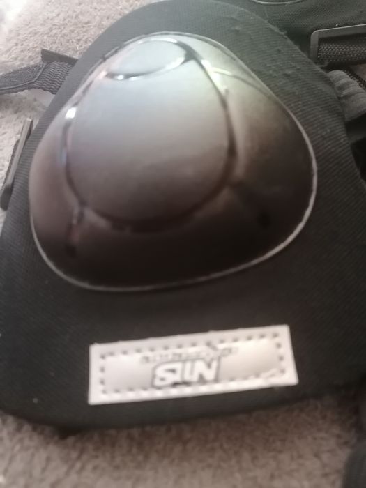 Sprzedam kask i ochraniacze