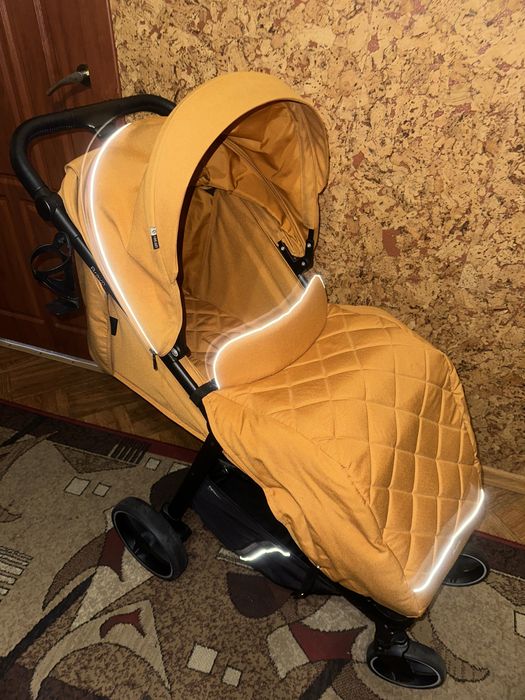 Коляска прогулянкова Carrello Bravo + подарунки