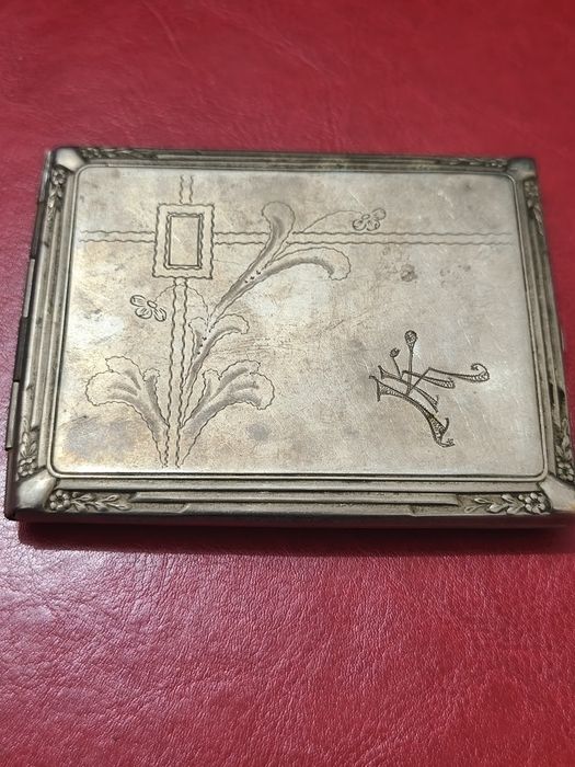 Papierośnica z 1941 plater