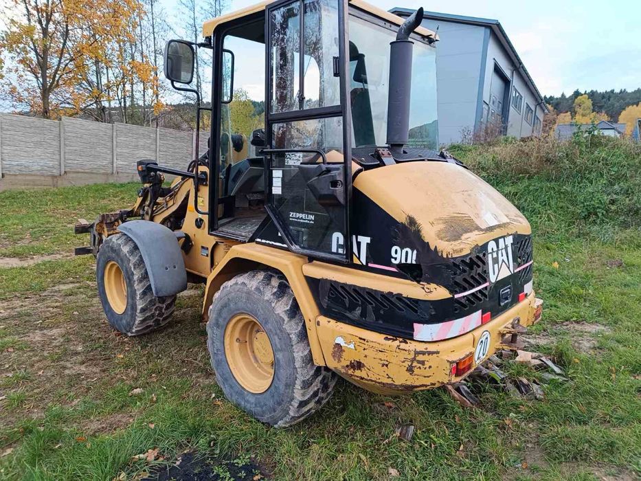 Фронтальний навантажувач CAT 906